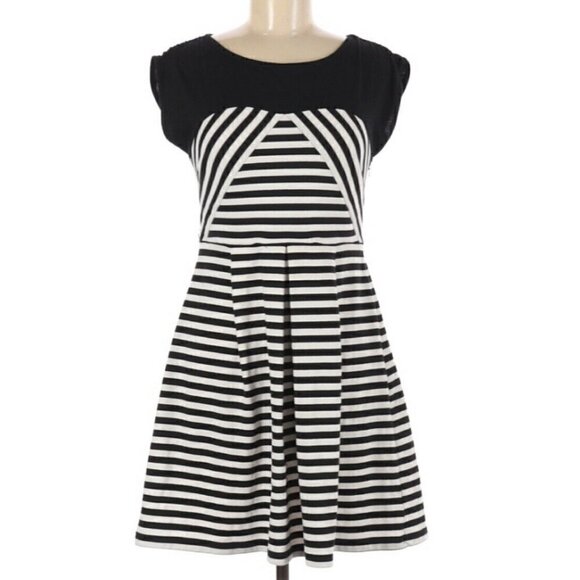 Olsenboye Sz 9 Black and White‎ Short Sleeve Dress - Picture 1 of 3